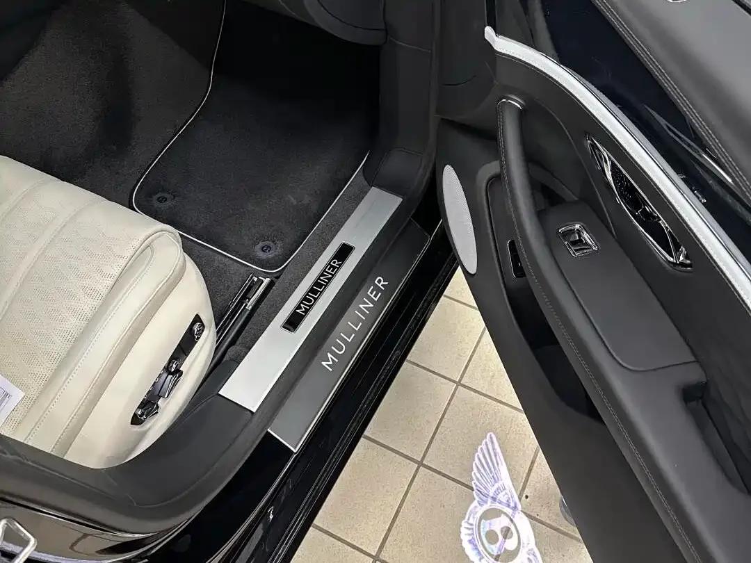 Flying Spur Plug-in Hybrid 2025 4.0T V8 Mulliner — миниатюра 7