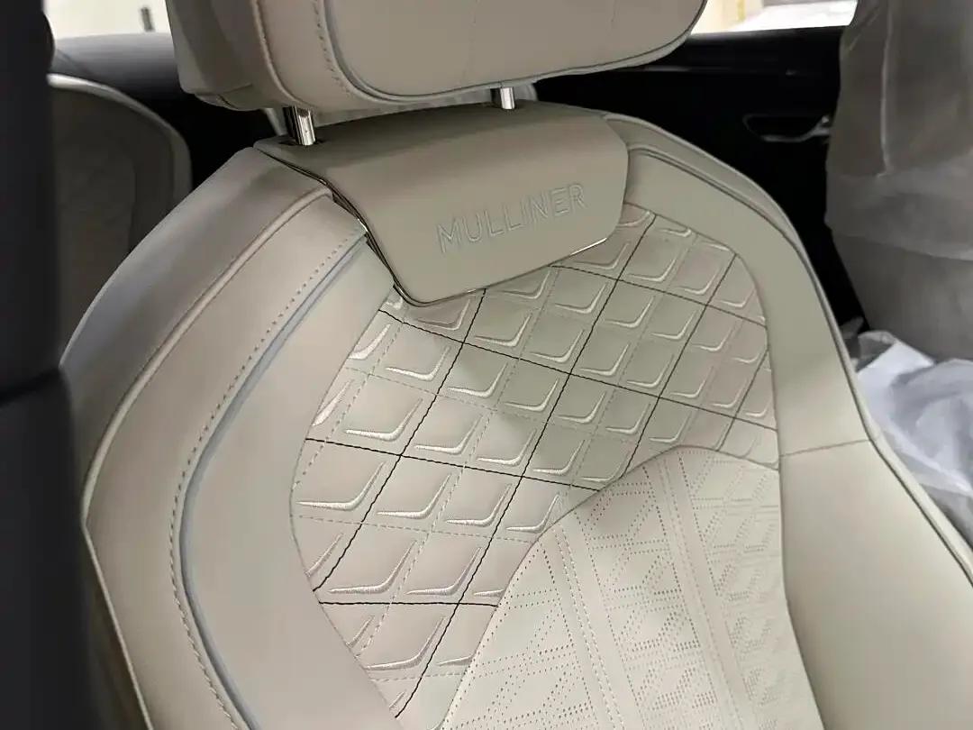 Flying Spur Plug-in Hybrid 2025 4.0T V8 Mulliner — миниатюра 8