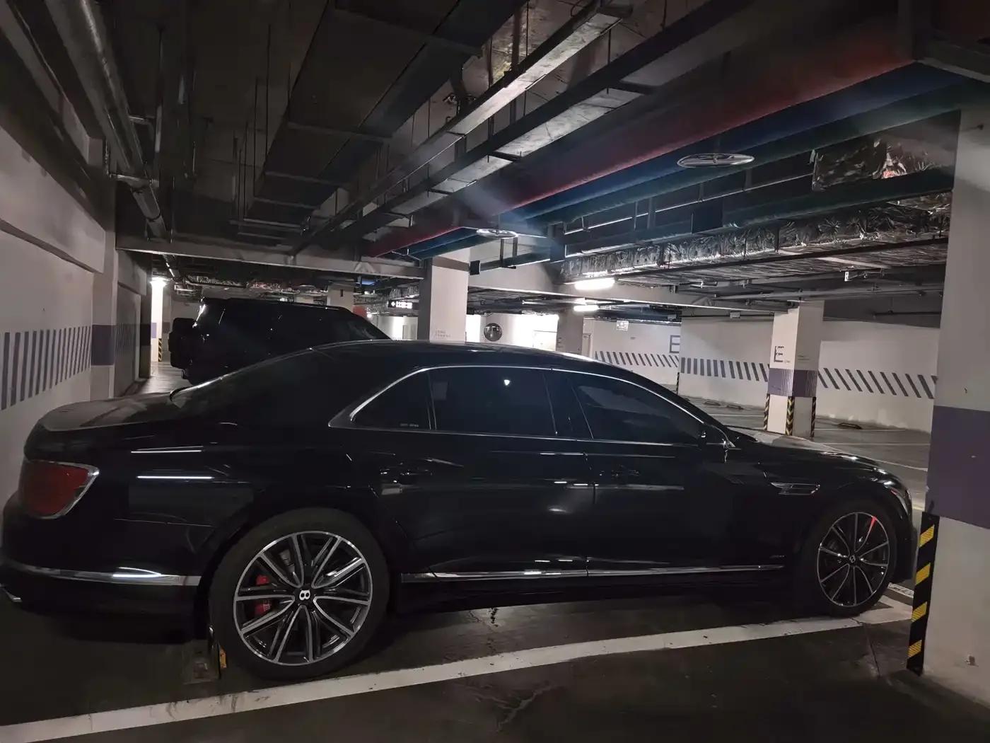 2022 Flying Spur Plug-in Hybrid 2.9T V6 — миниатюра 2