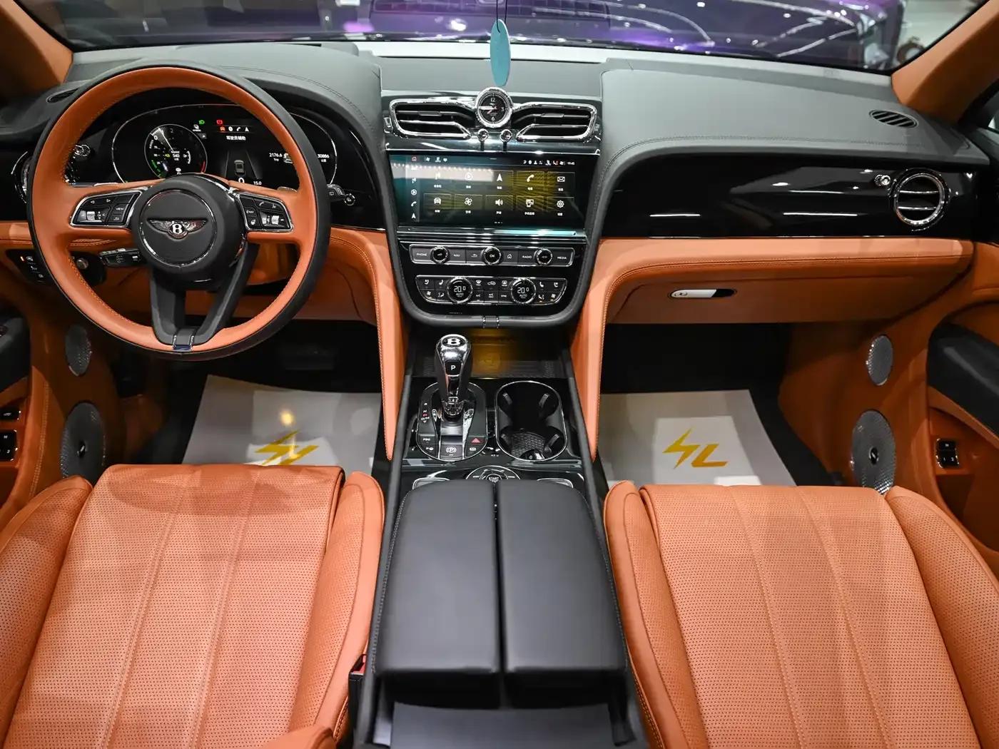Bentayga Plug-in Hybrid 2021 3.0T PHEV — миниатюра 18