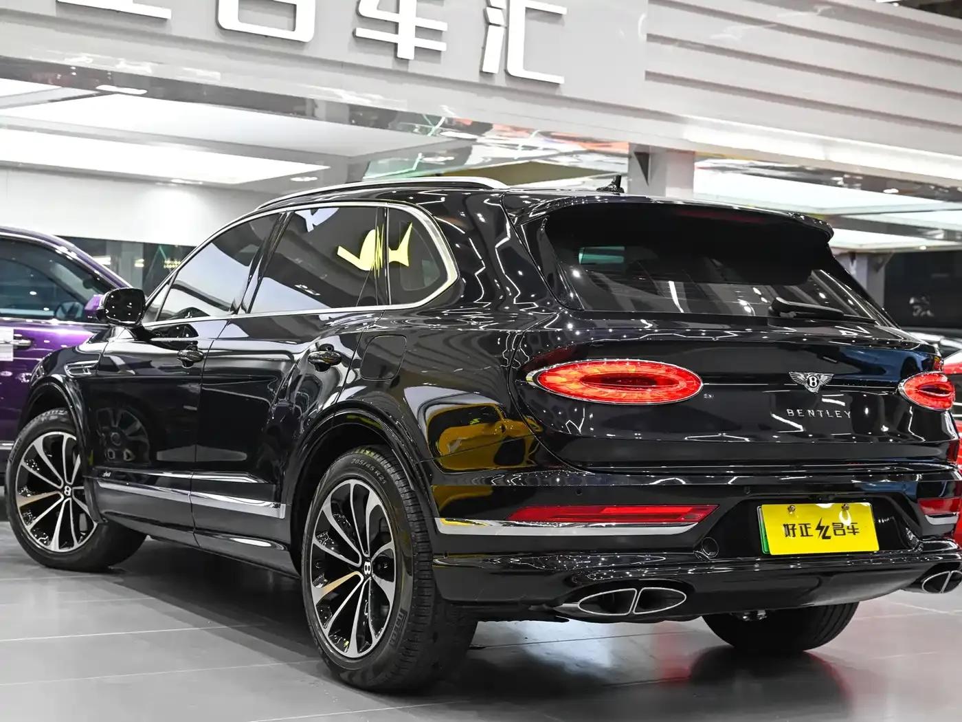Bentayga Plug-in Hybrid 2021 3.0T PHEV — миниатюра 6