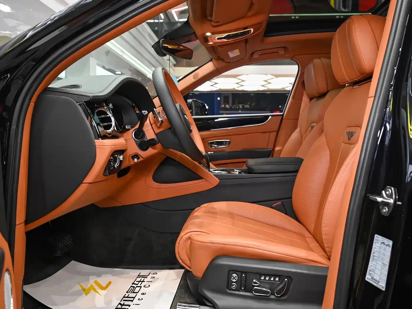 Bentayga Plug-in Hybrid 2021 3.0T PHEV — миниатюра 9