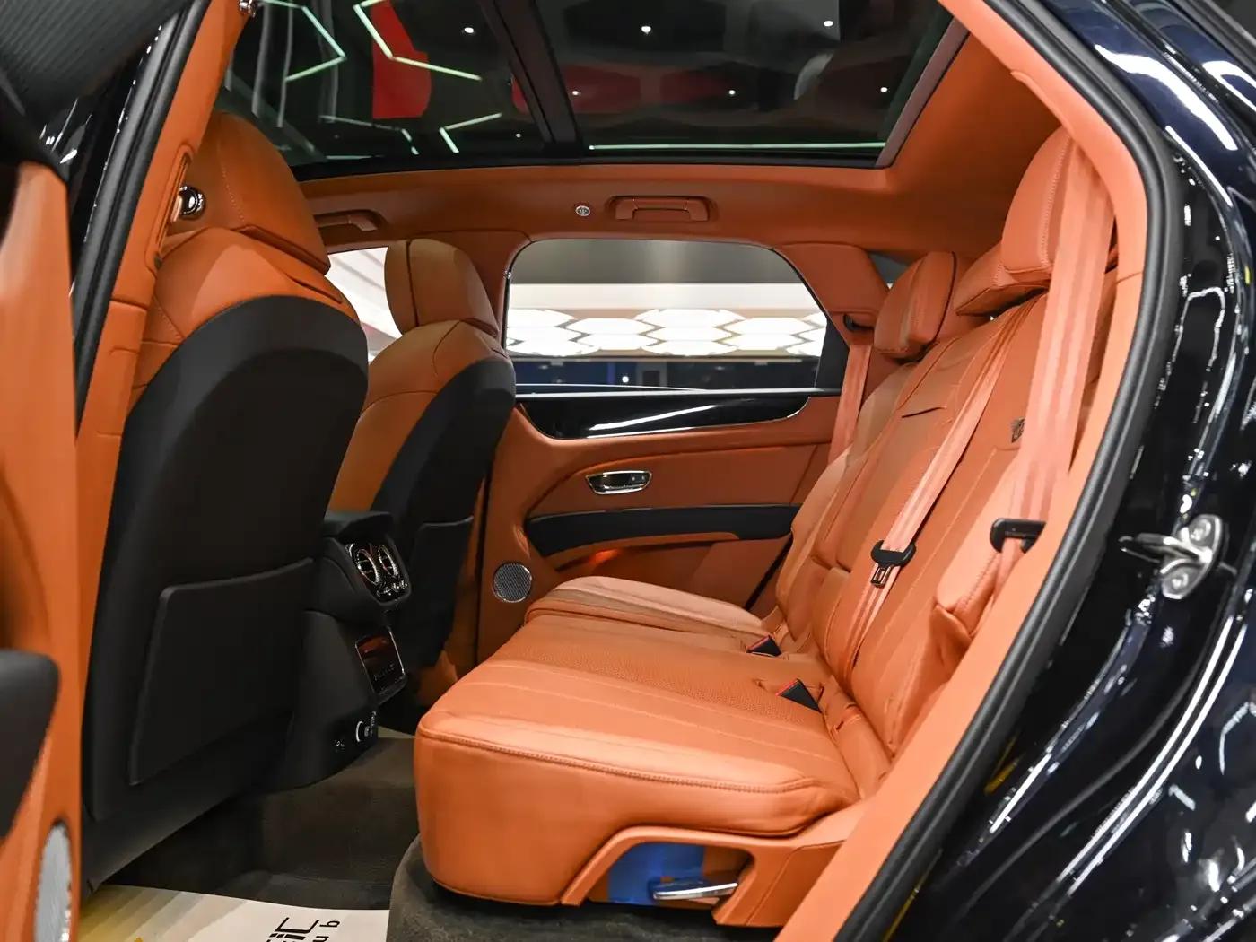 Bentayga Plug-in Hybrid 2021 3.0T PHEV — миниатюра 10