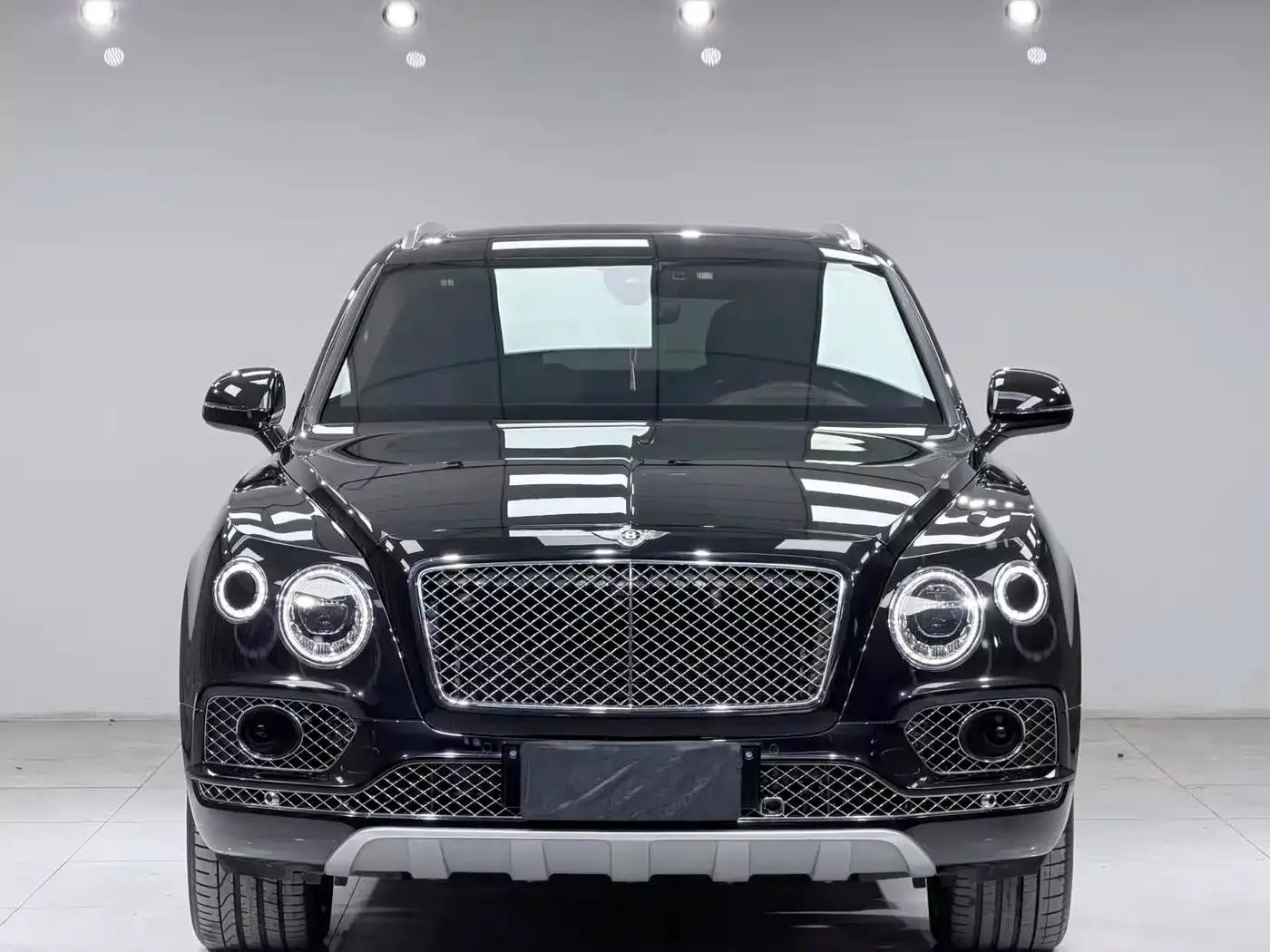 Bentayga Plug-in Hybrid 2019 3.0T PHEV — миниатюра 2