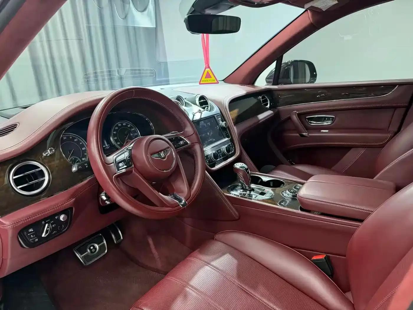 Bentayga Plug-in Hybrid 2019 3.0T PHEV — миниатюра 4