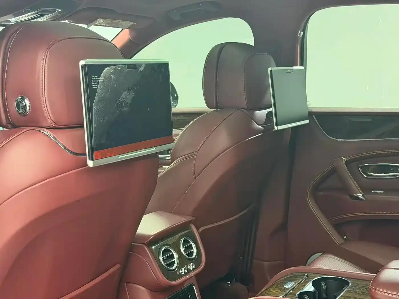 Bentayga Plug-in Hybrid 2019 3.0T PHEV — миниатюра 7