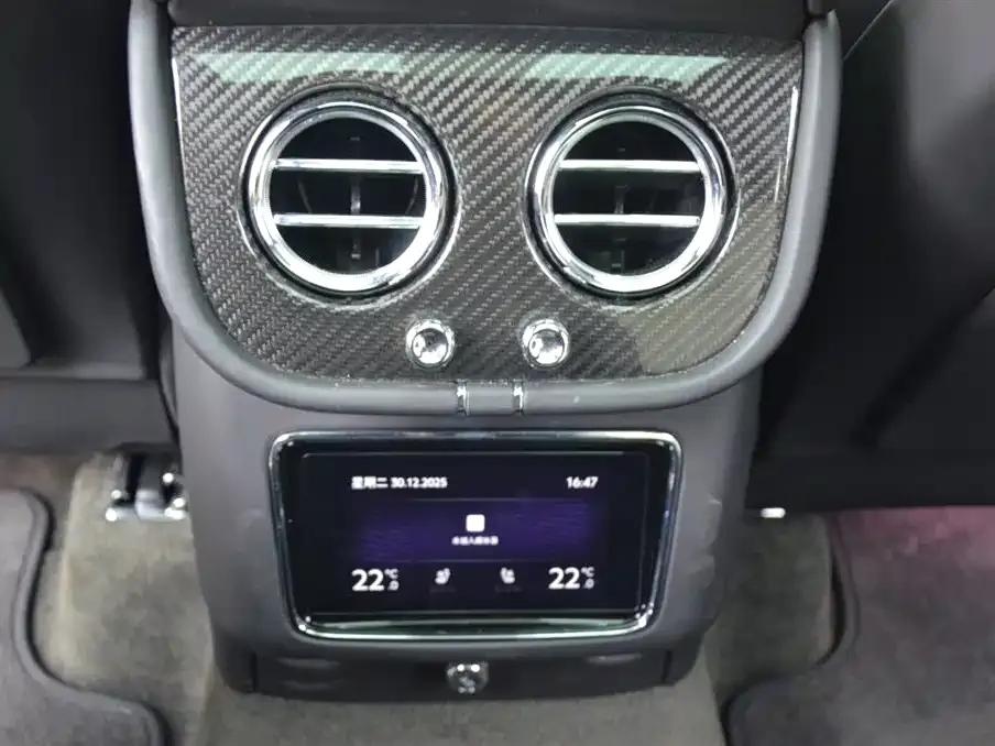 Bentayga Plug-in Hybrid 2024 3.0T PHEV — миниатюра 11