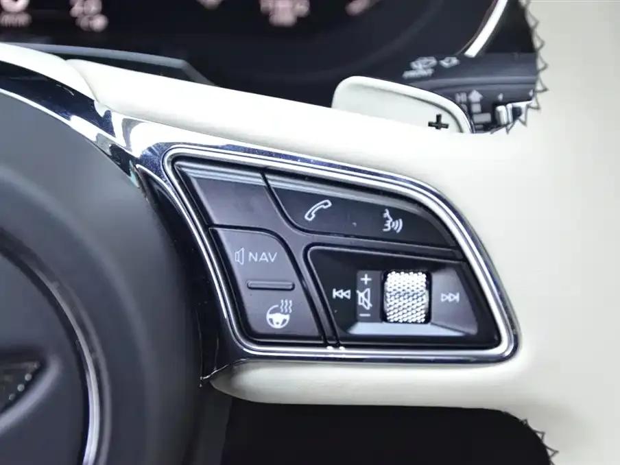 Bentayga Plug-in Hybrid 2024 3.0T PHEV — миниатюра 16