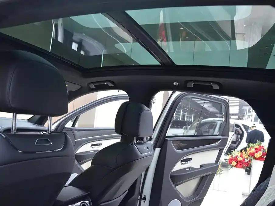 Bentayga Plug-in Hybrid 2024 3.0T PHEV — миниатюра 17