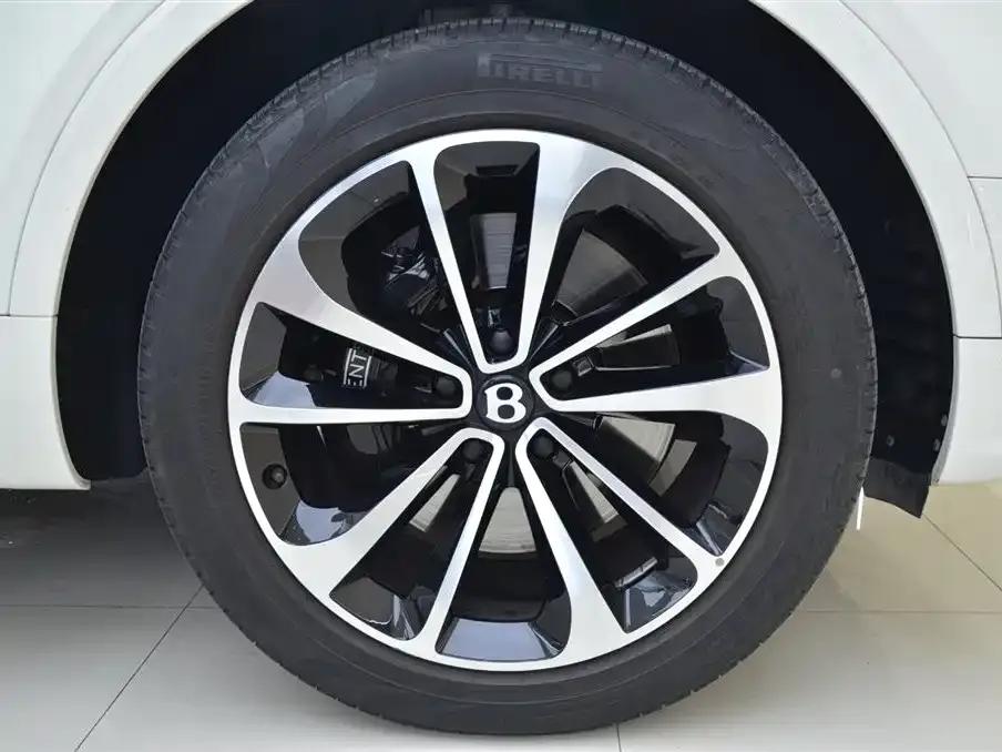 Bentayga Plug-in Hybrid 2024 3.0T PHEV — миниатюра 19