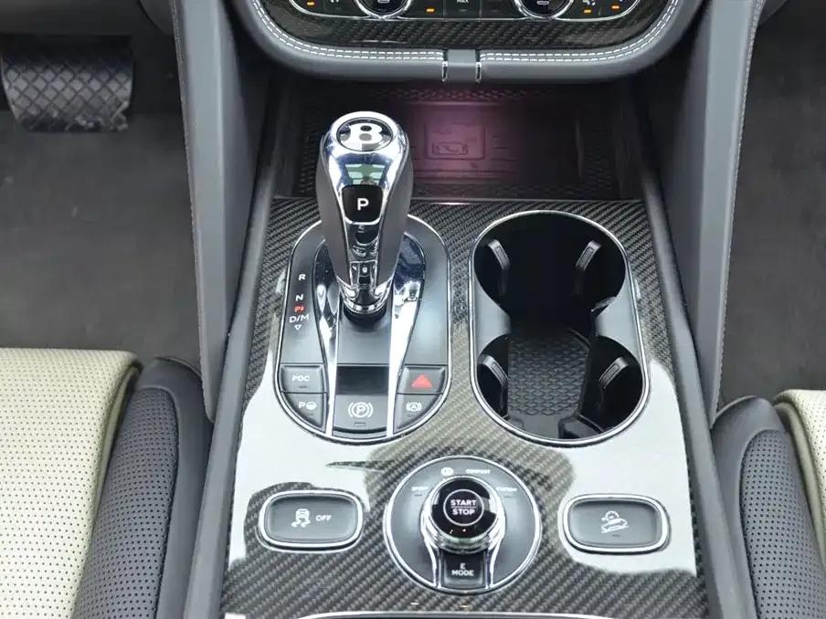Bentayga Plug-in Hybrid 2024 3.0T PHEV — миниатюра 9