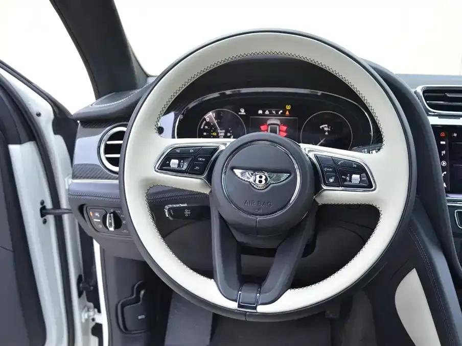 Bentayga Plug-in Hybrid 2024 3.0T PHEV — миниатюра 10