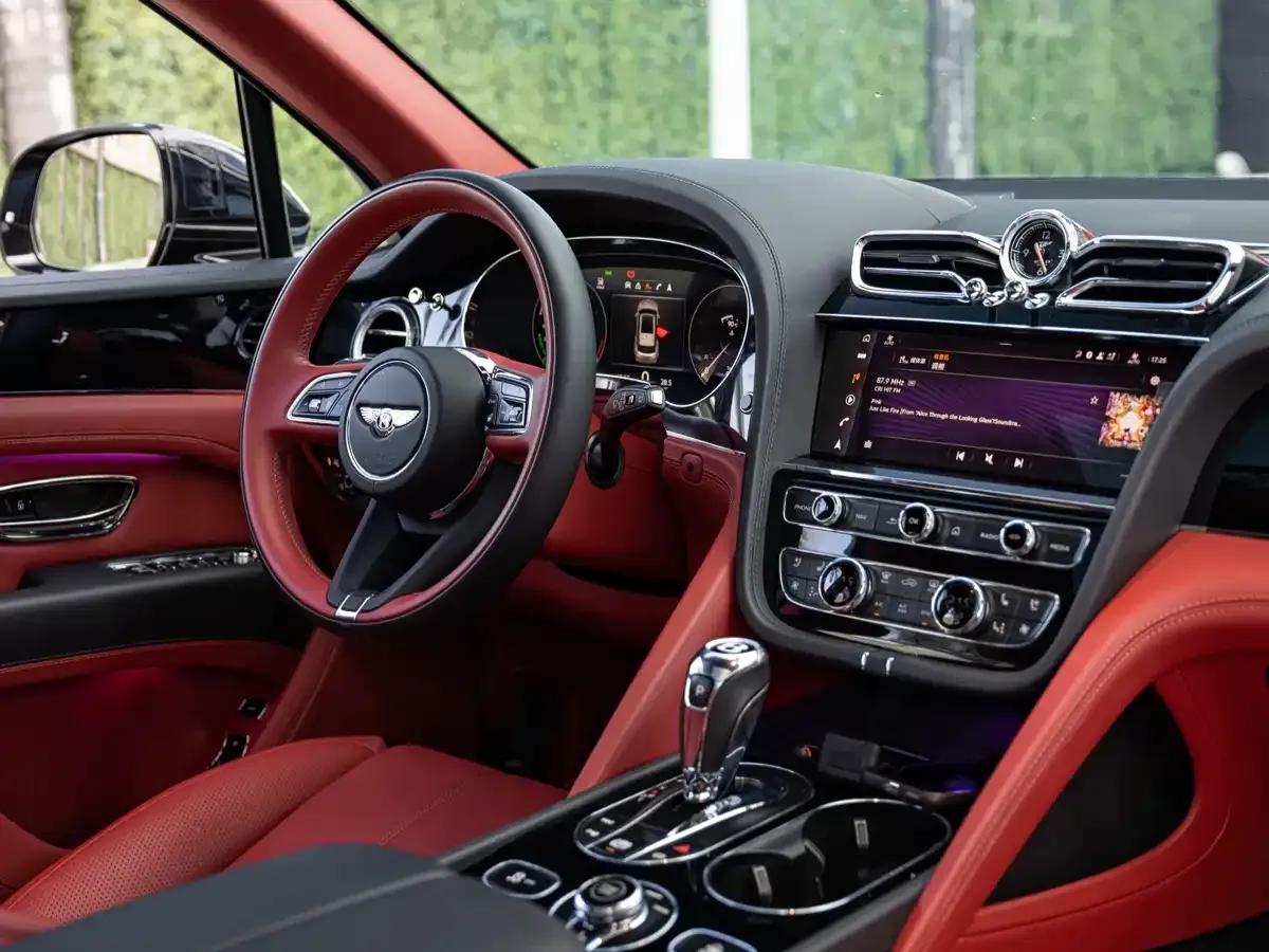 Bentayga Plug-in Hybrid 2021 3.0T PHEV — миниатюра 11