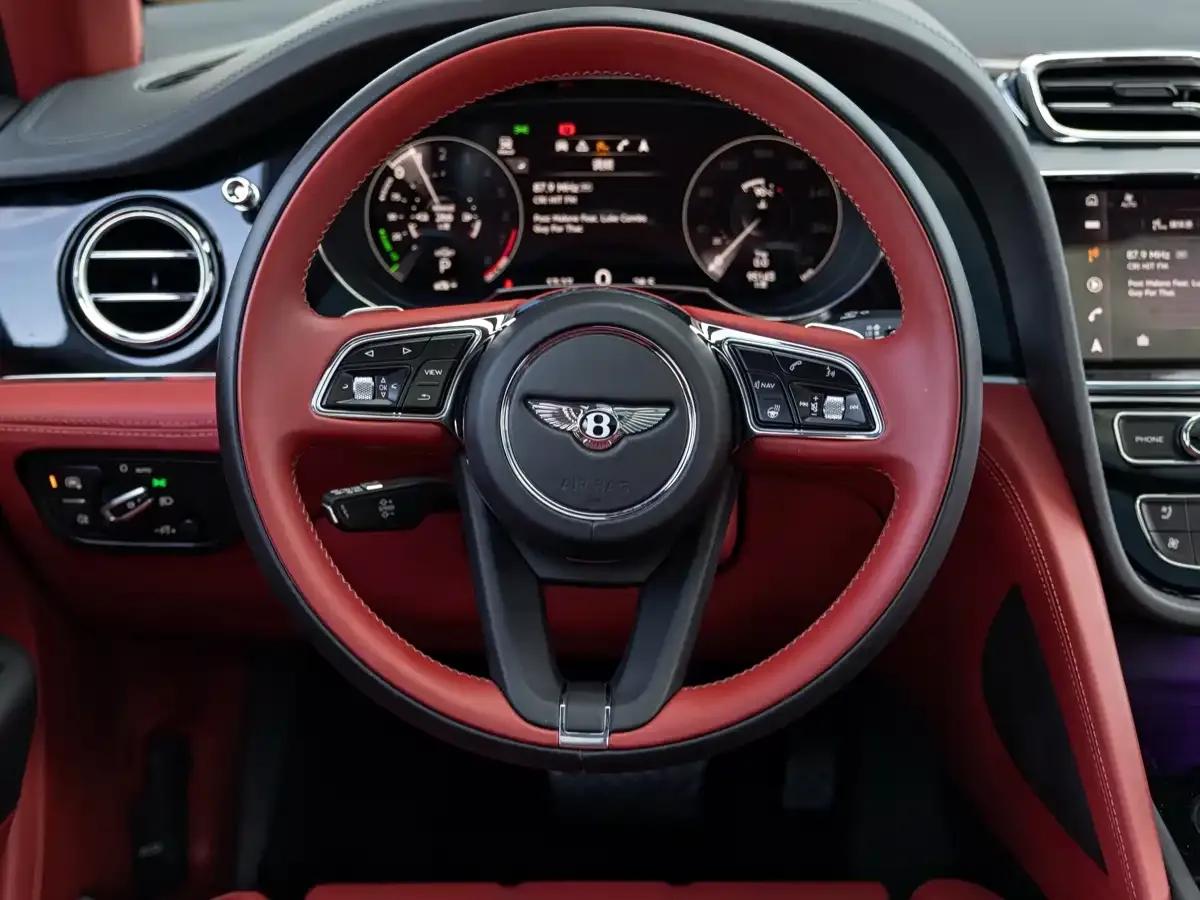 Bentayga Plug-in Hybrid 2021 3.0T PHEV — миниатюра 12
