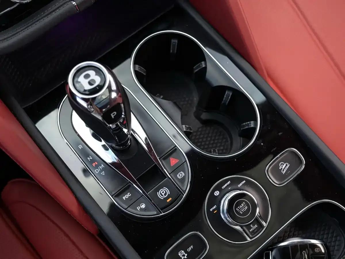 Bentayga Plug-in Hybrid 2021 3.0T PHEV — миниатюра 15