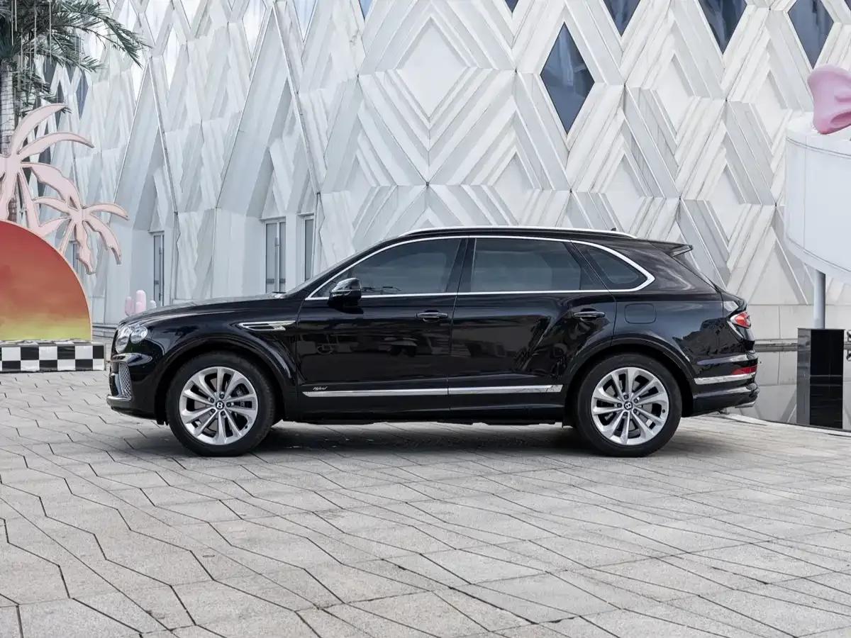 Bentayga Plug-in Hybrid 2021 3.0T PHEV — миниатюра 7