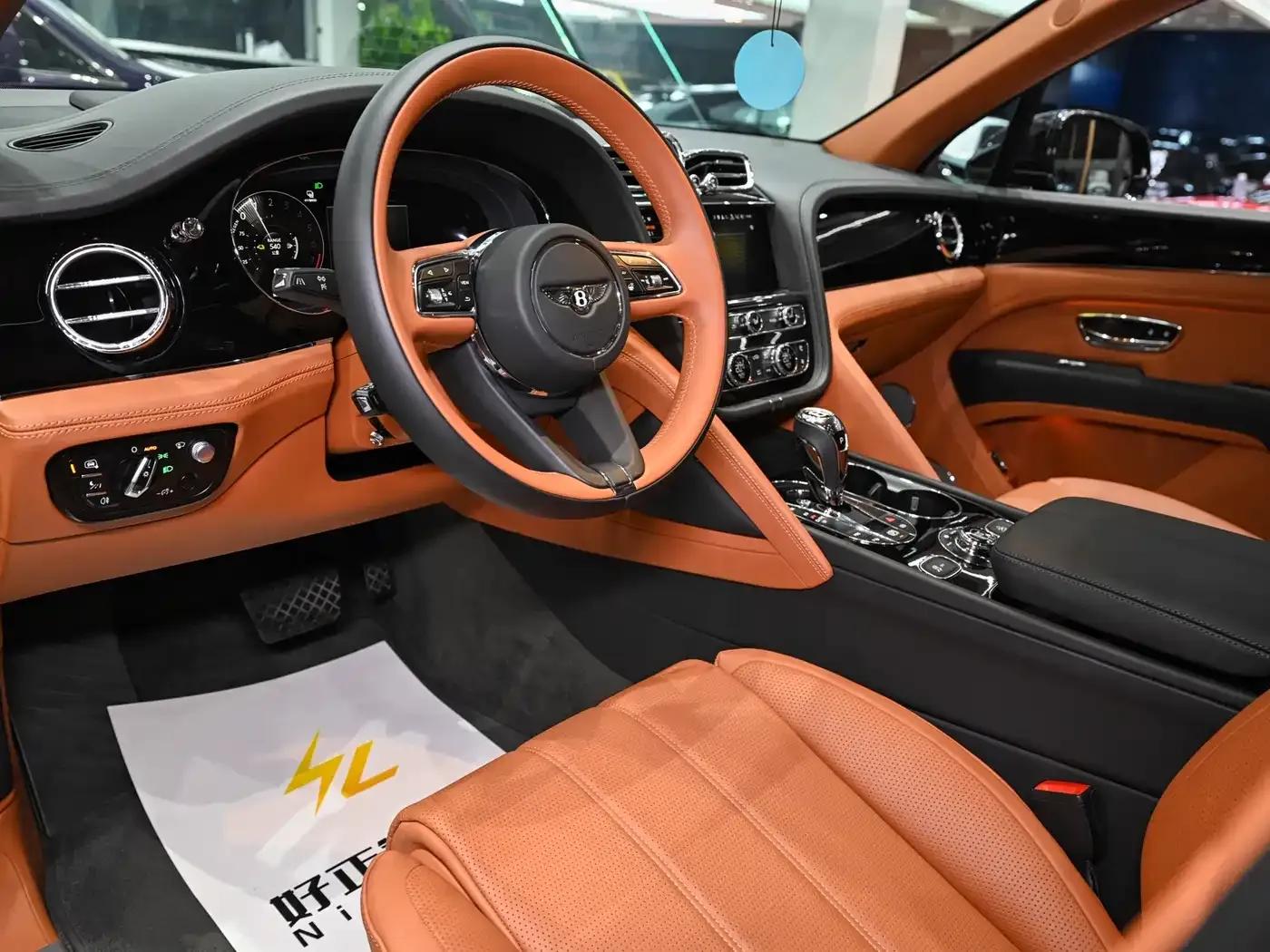 Bentayga Plug-in Hybrid 2021 3.0T PHEV — миниатюра 11