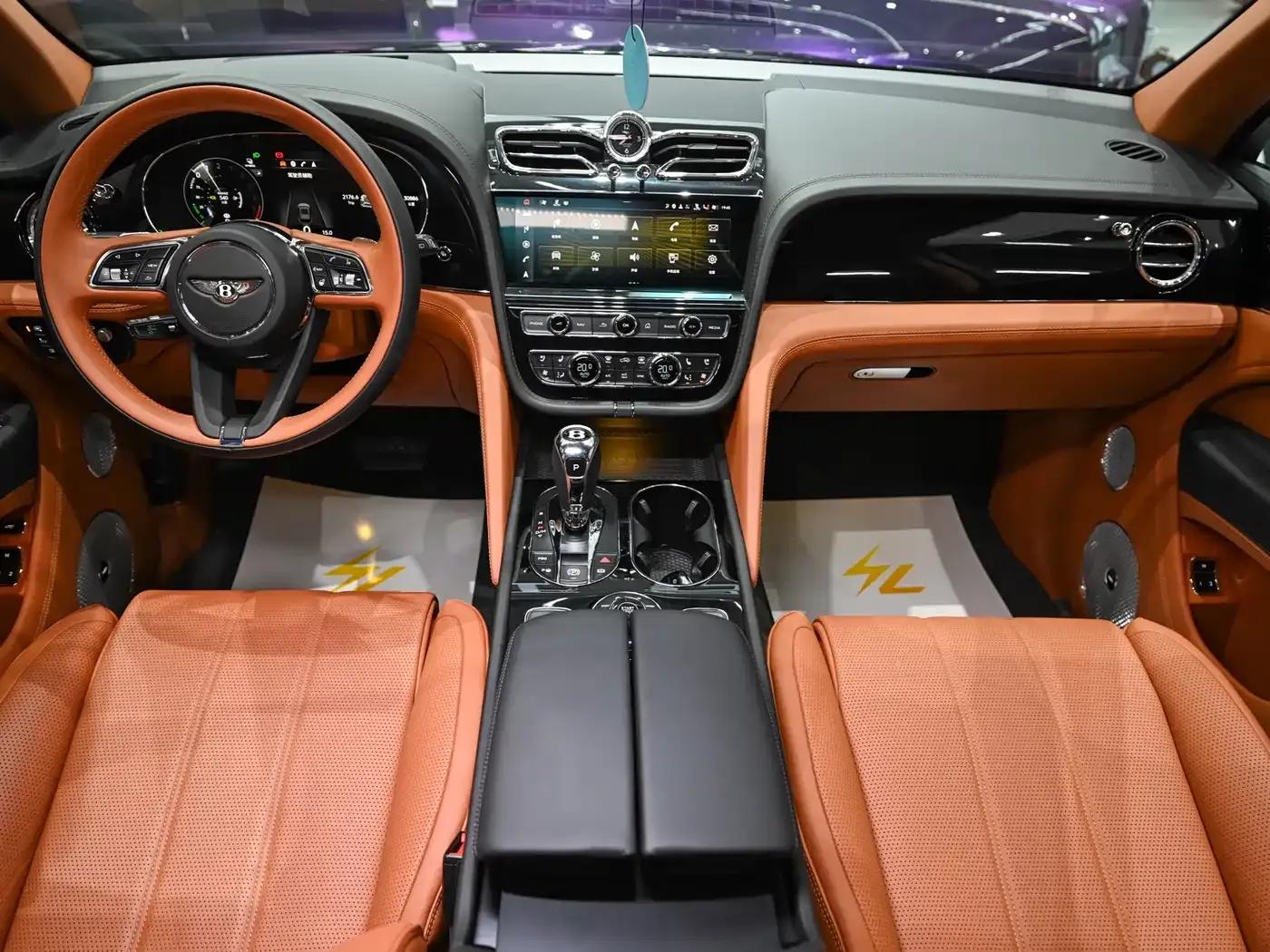 Bentayga Plug-in Hybrid 2021 3.0T PHEV — миниатюра 23