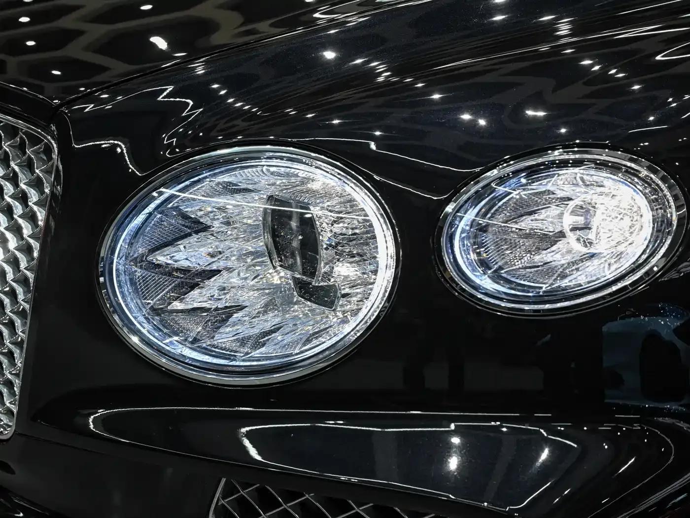 Bentayga Plug-in Hybrid 2021 3.0T PHEV — миниатюра 25