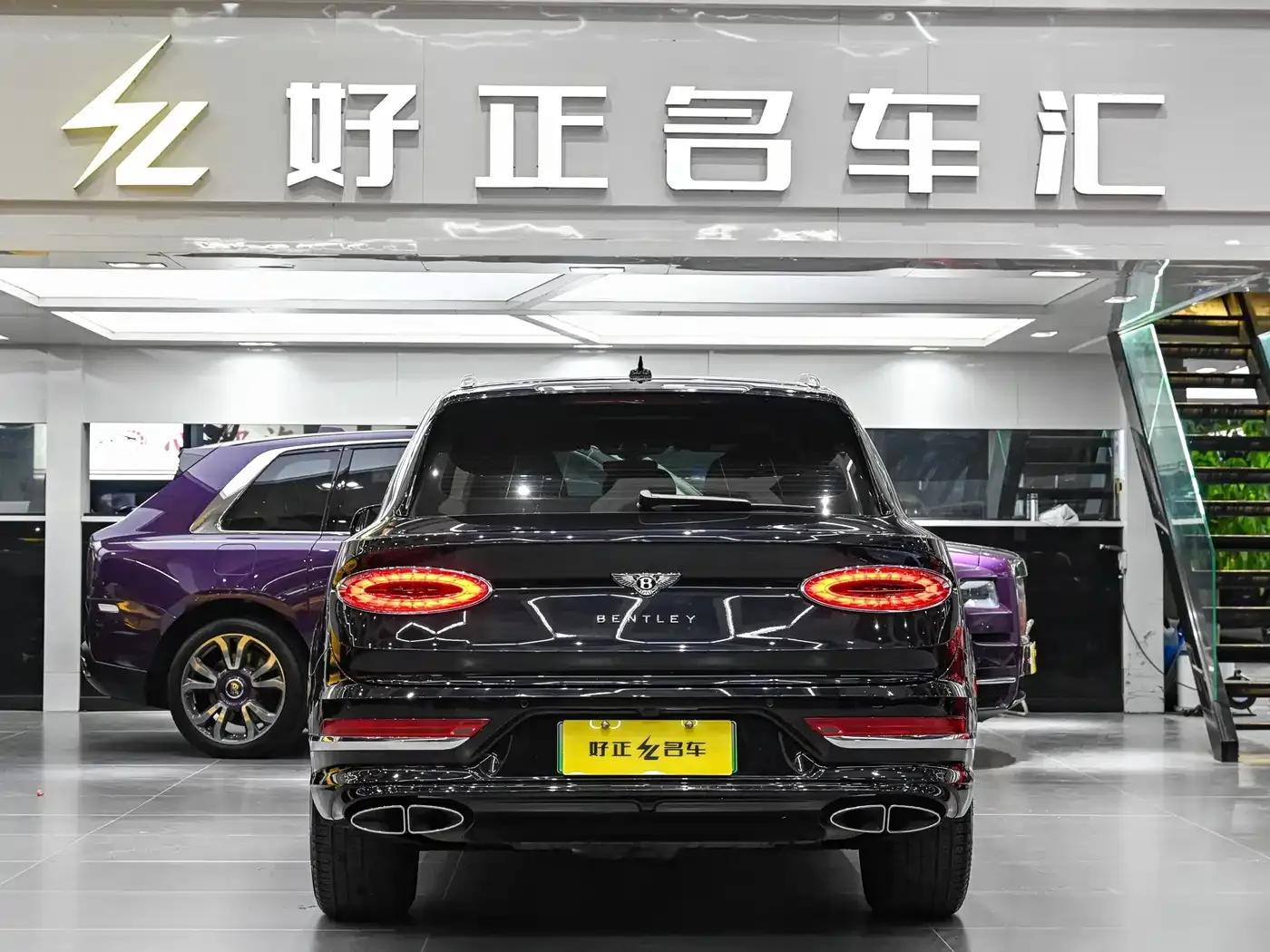 Bentayga Plug-in Hybrid 2021 3.0T PHEV — миниатюра 7