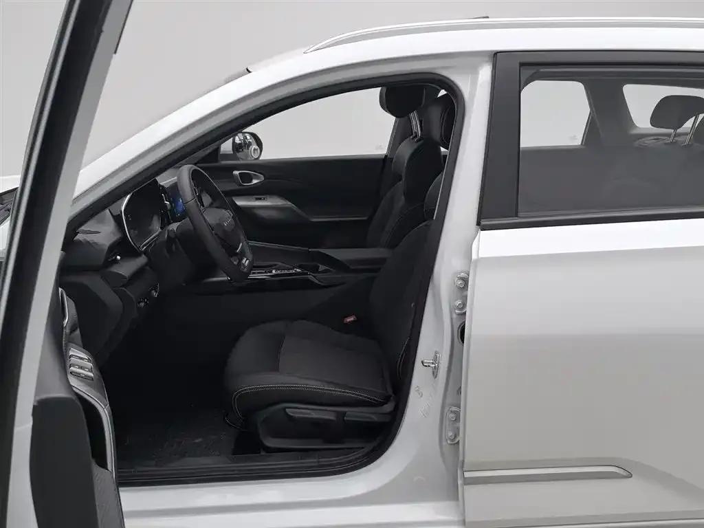 Baojun Valli 2021 1.5T Yili Ranch CVT Luxury Edition — миниатюра 10