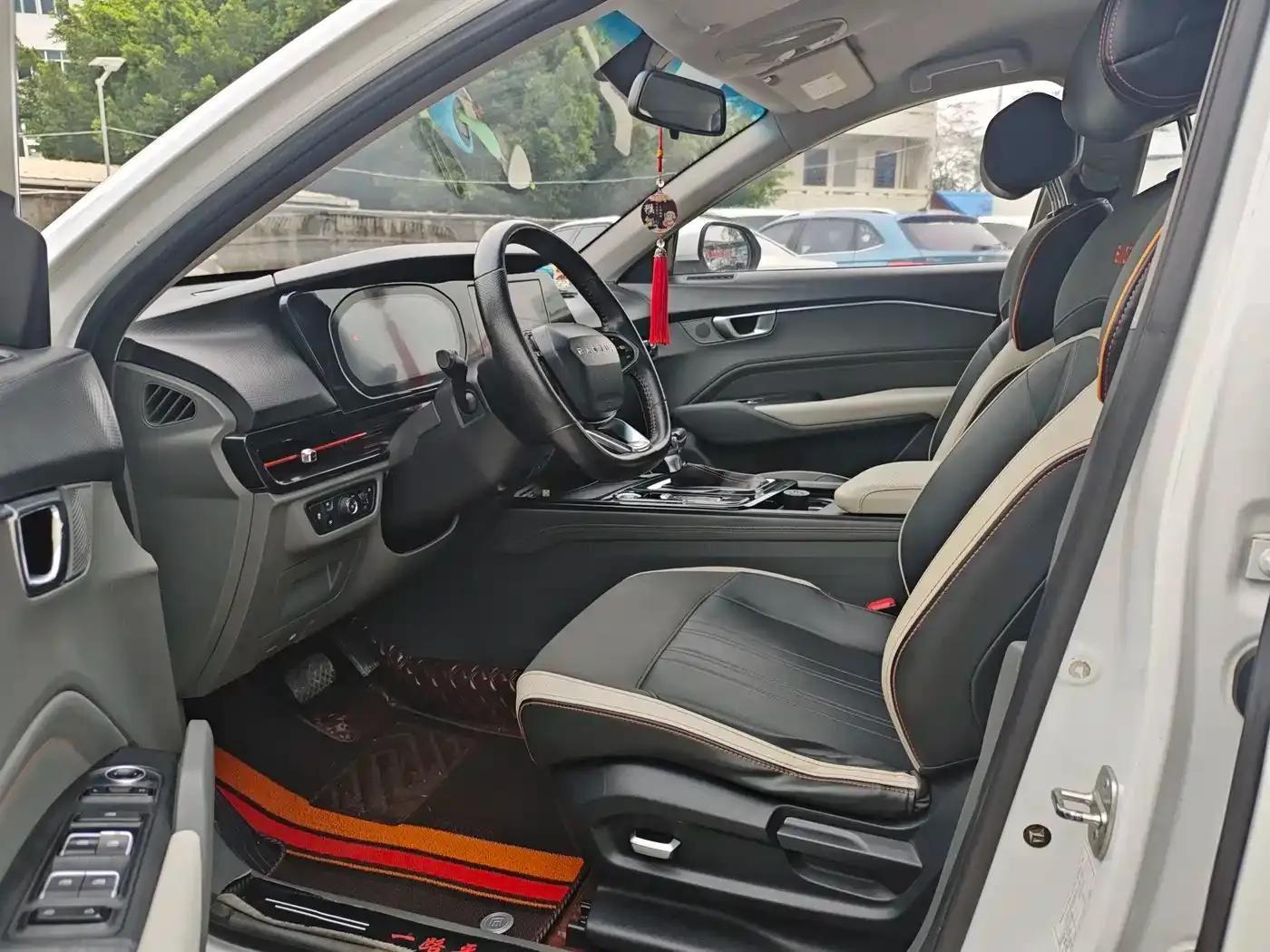 Baojun RC-6 2019 1.5T CVT 24-Hour Online Luxury Edition — миниатюра 4
