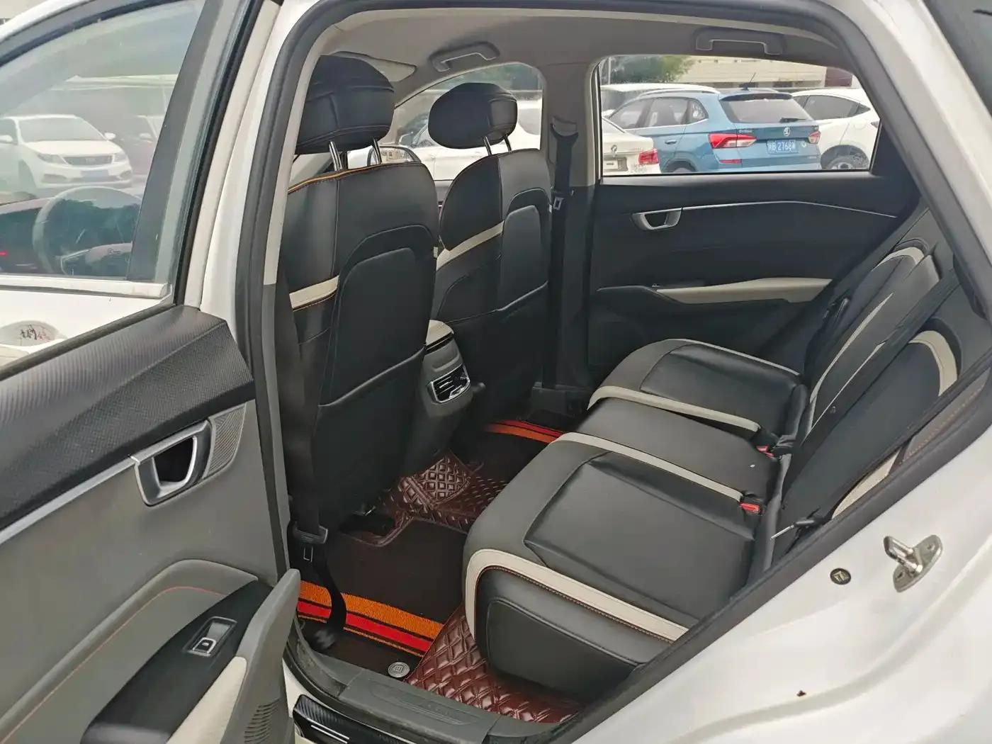 Baojun RC-6 2019 1.5T CVT 24-Hour Online Luxury Edition — миниатюра 6