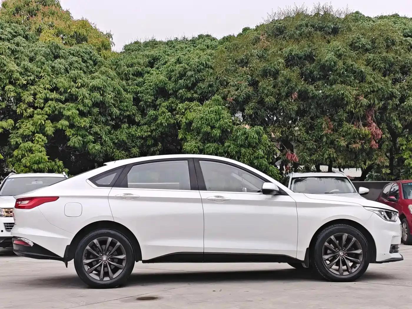 Baojun RC-6 2019 1.5T CVT 24-Hour Online Luxury Edition — миниатюра 9