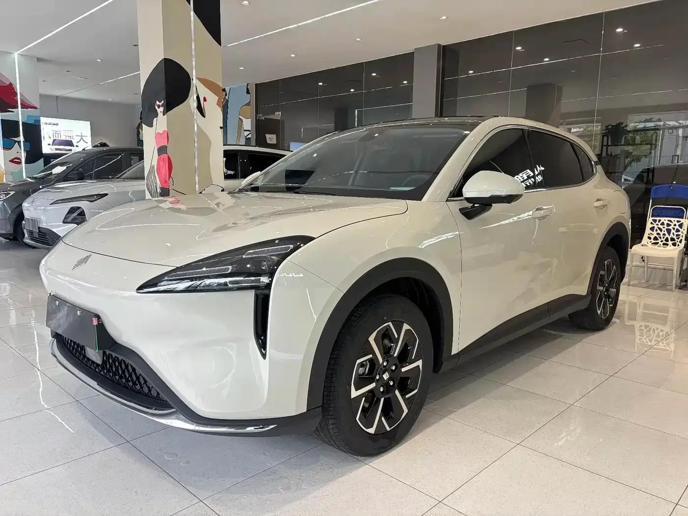 Baojun E6 2026 500km Enjoy Edition — миниатюра 1