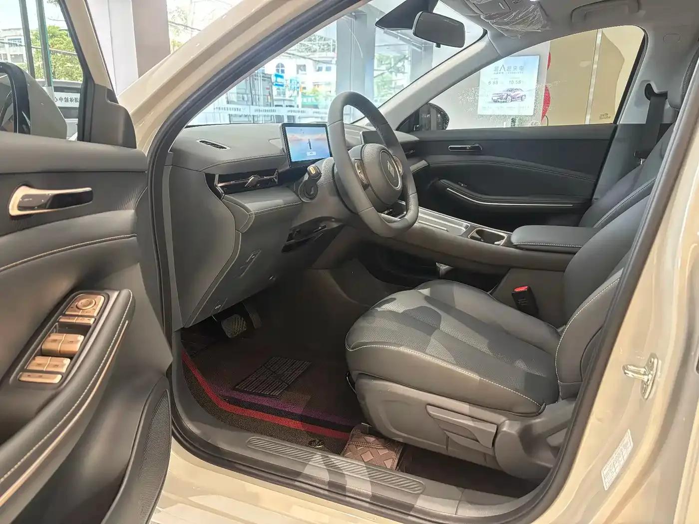 Baojun E6 2026 500km Enjoy Edition — миниатюра 12