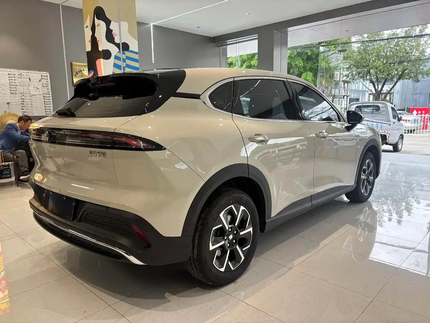 Baojun E6 2026 500km Enjoy Edition — миниатюра 4