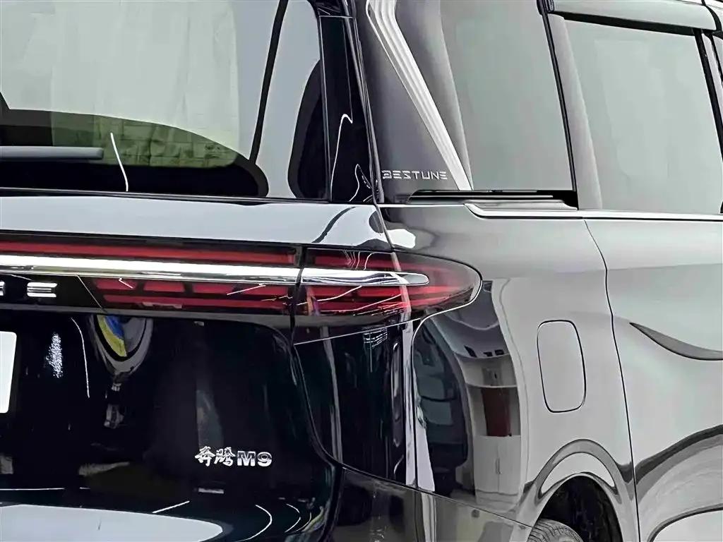 Bestune M9 2023 2.0T Premium Edition — миниатюра 13