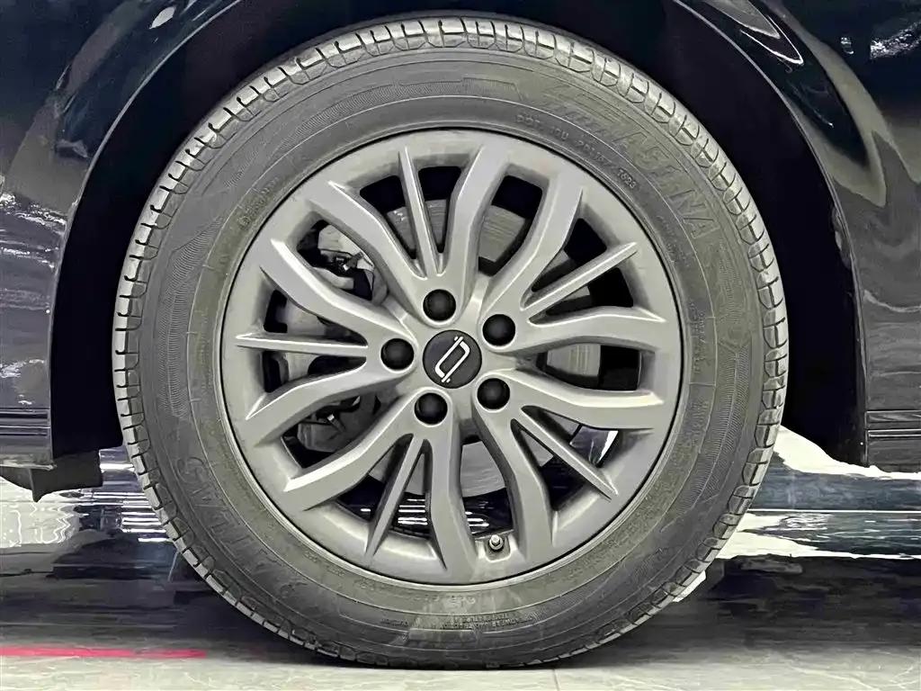 Bestune M9 2023 2.0T Premium Edition — миниатюра 4