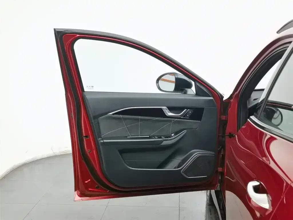 Bestune B70S 2022 2.0T Ares King — миниатюра 8