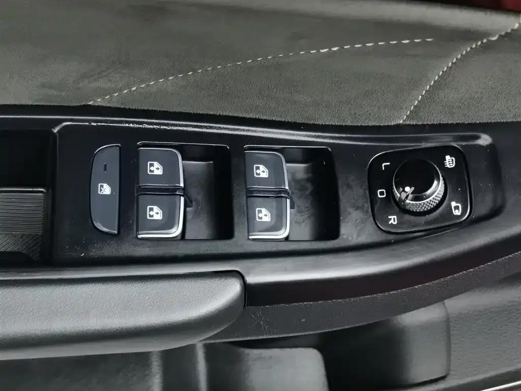 Bestune B70S 2022 2.0T Ares King — миниатюра 9