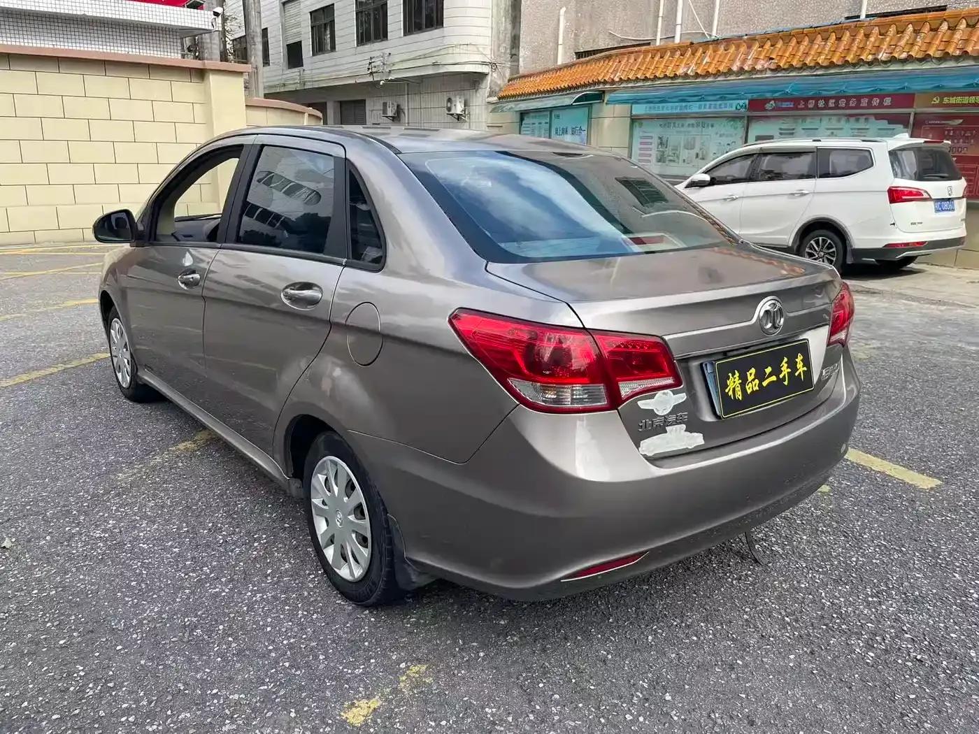 Beijing Automotive E-Series 2013 Sedan 1.3L Manual Comfort Edition — миниатюра 7