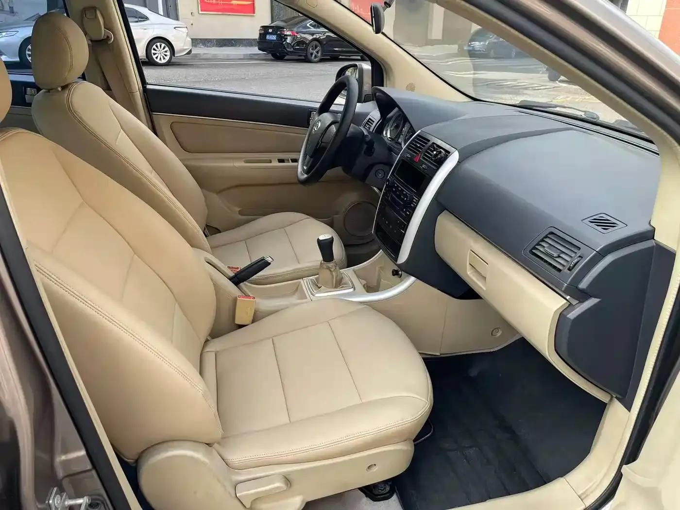 Beijing Automotive E-Series 2013 Sedan 1.3L Manual Comfort Edition — миниатюра 9