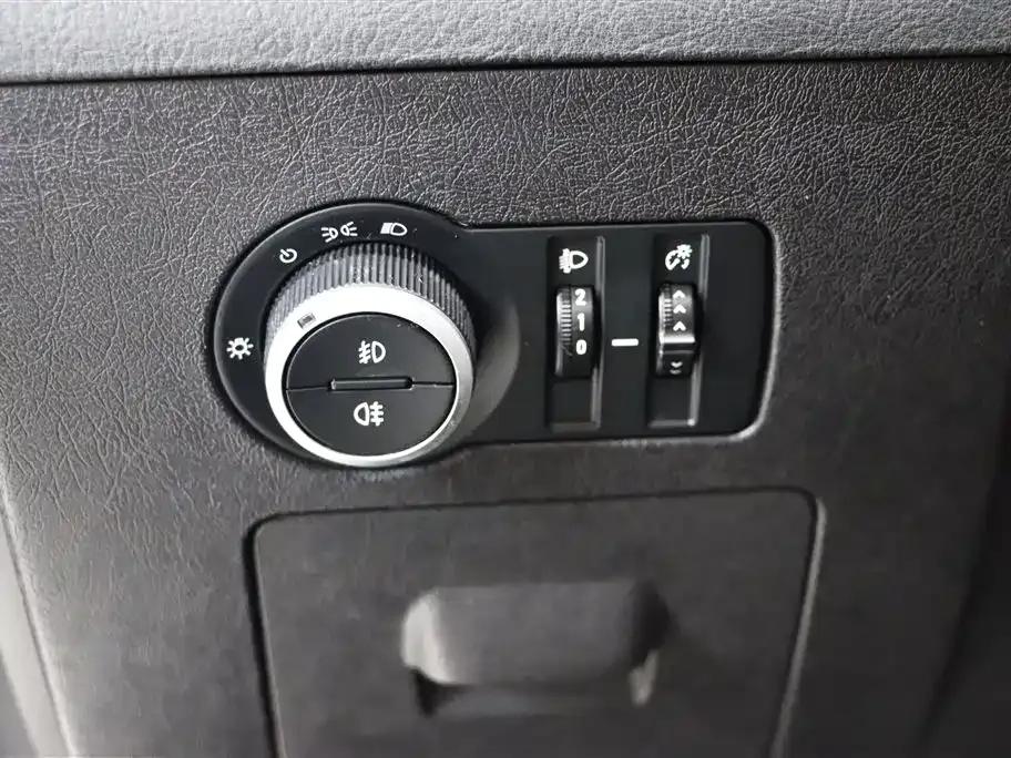 Senova D70 2018 Performance Edition 1.8T Comfort Edition — миниатюра 15