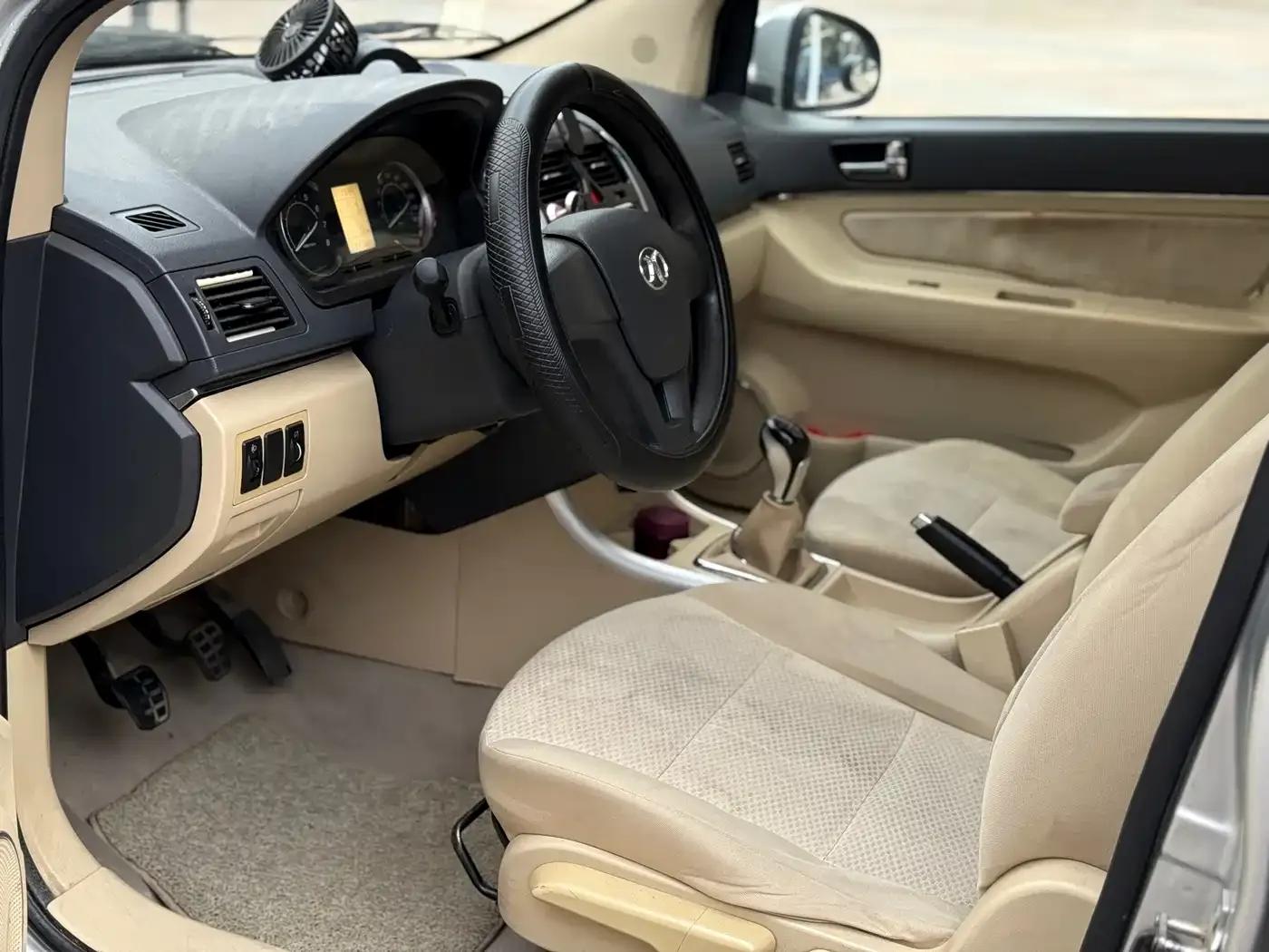 2015 Senova D20 Hatchback 1.5L Manual Comfort Edition — миниатюра 4