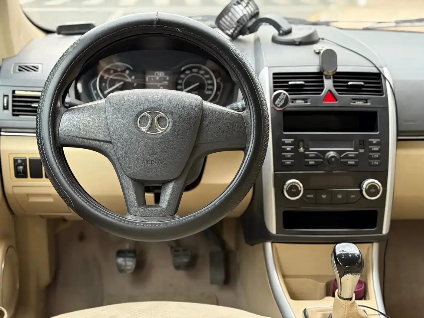 2015 Senova D20 Hatchback 1.5L Manual Comfort Edition — миниатюра 6