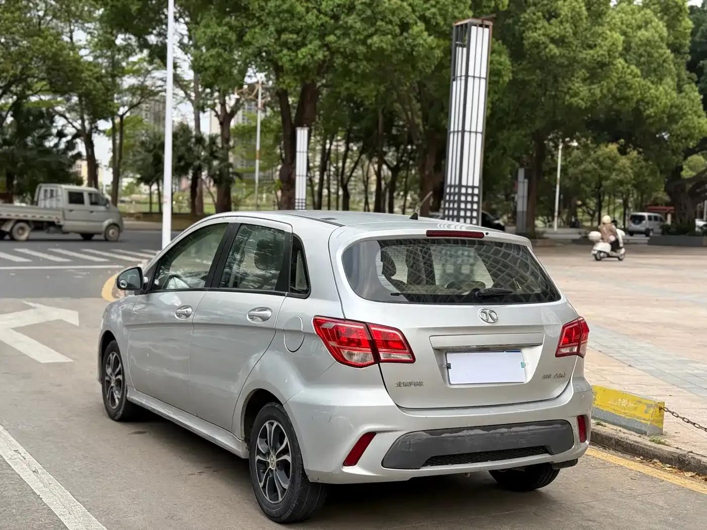 2015 Senova D20 Hatchback 1.5L Manual Comfort Edition — миниатюра 7
