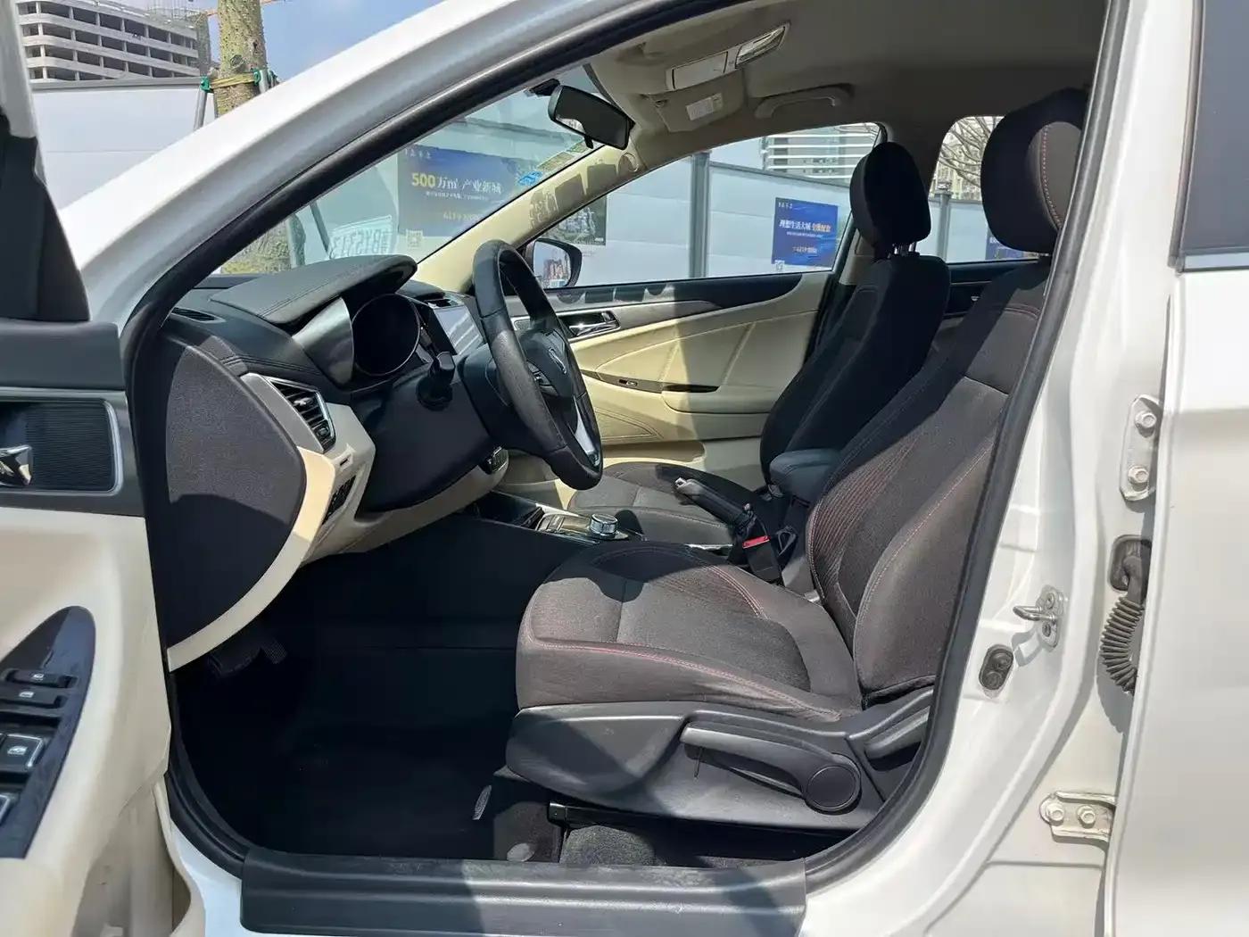 Changan Eado New Energy 2018 EV300 Enjoy Edition — миниатюра 5
