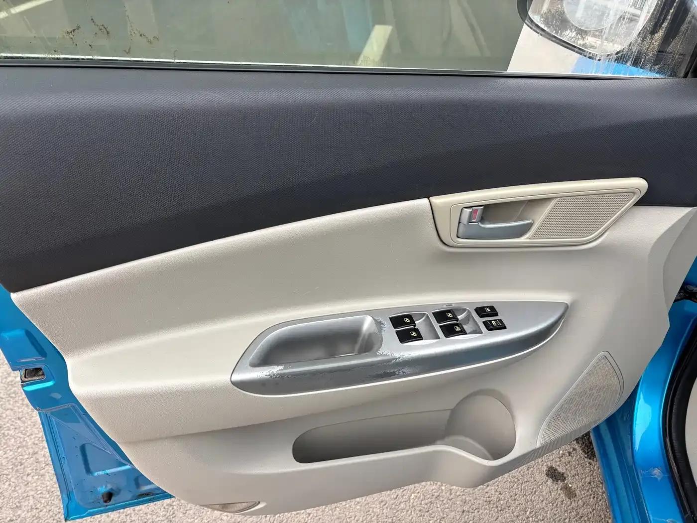 Yuexiang V5 2012 1.5L Manual Dream Edition — миниатюра 12