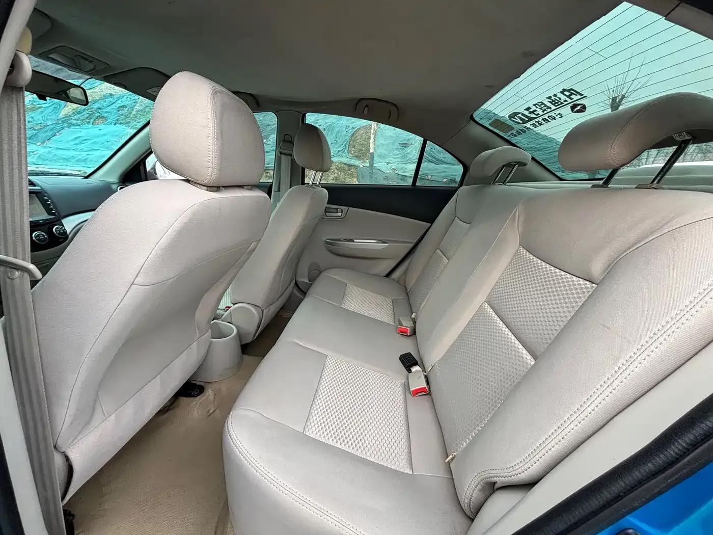 Yuexiang V5 2012 1.5L Manual Dream Edition — миниатюра 6
