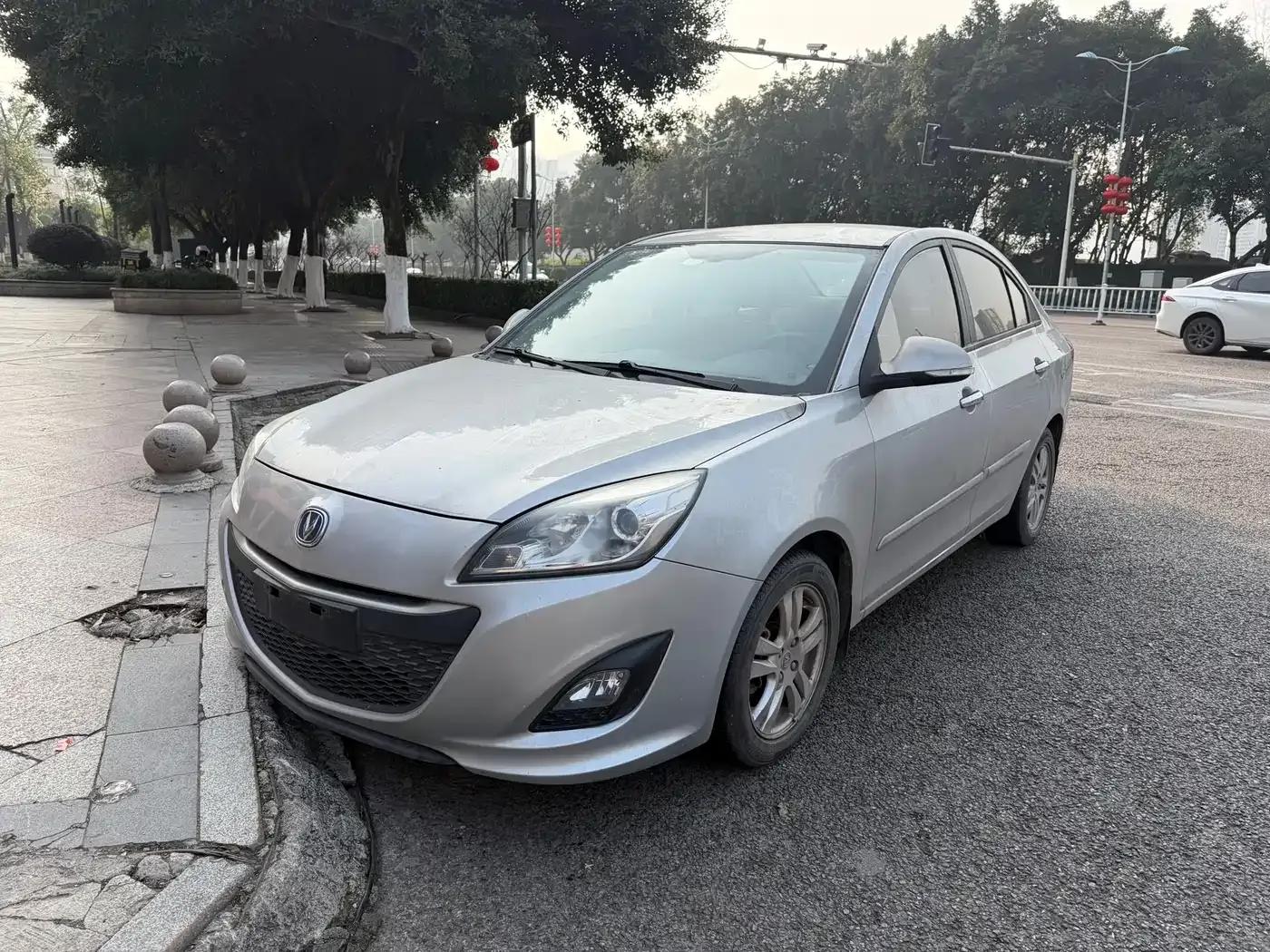 Yuexiang V5 2012 1.5L Manual Dream Edition — миниатюра 1