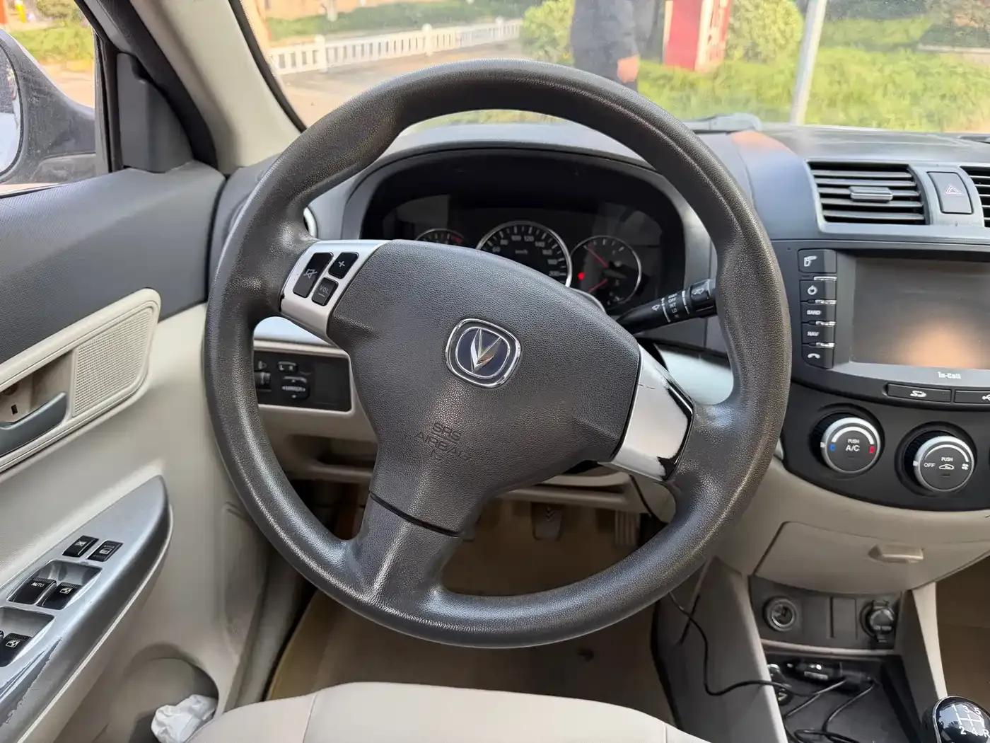 Yuexiang V5 2012 1.5L Manual Dream Edition — миниатюра 4