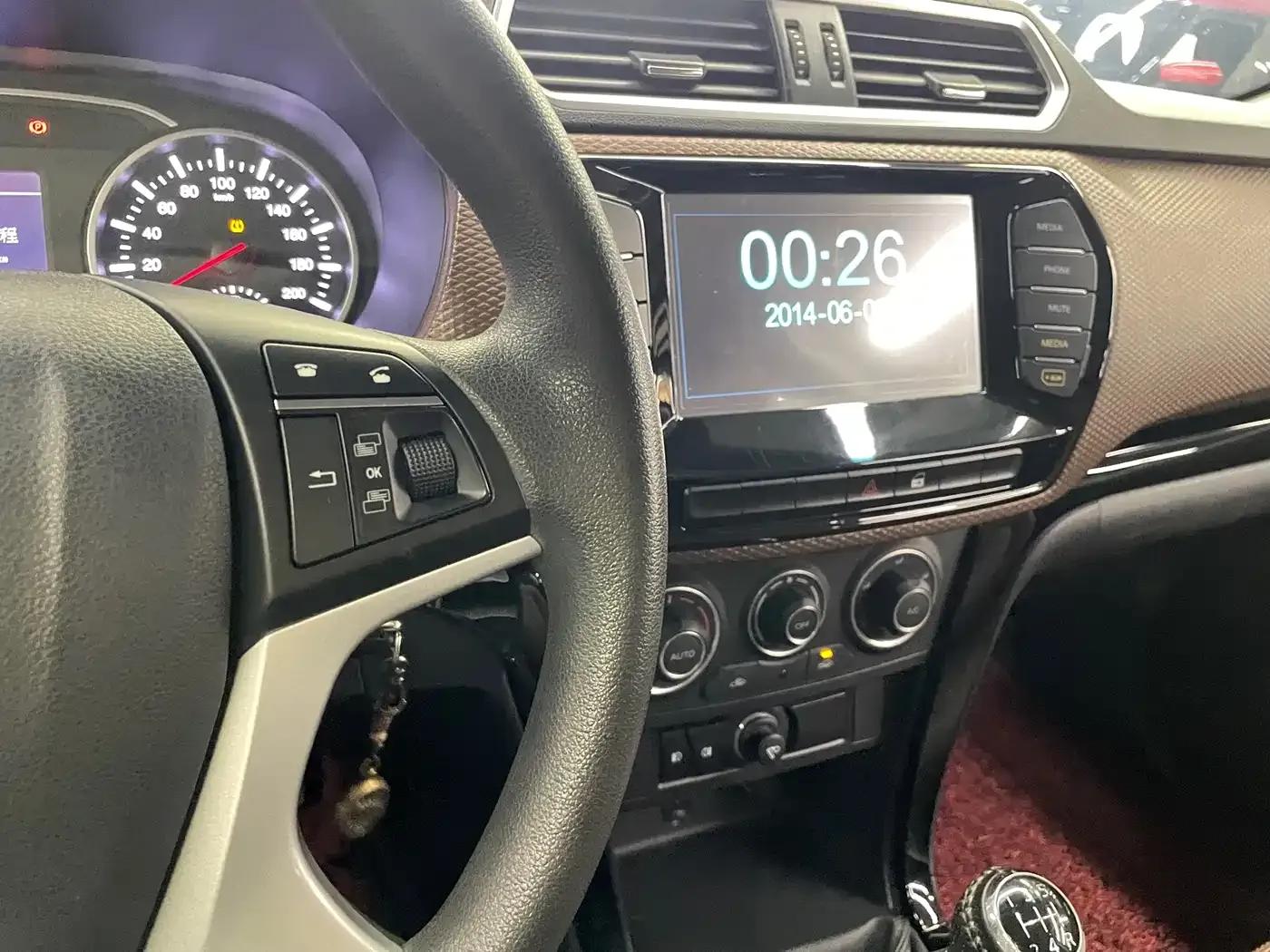 Wingle 6 2017 2.4L Gasoline 2WD Navigator Model 4G69 — миниатюра 17