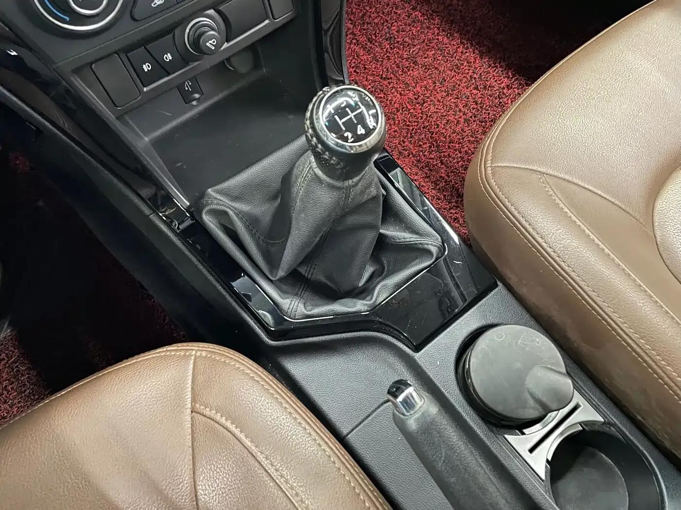 Wingle 6 2017 2.4L Gasoline 2WD Navigator Model 4G69 — миниатюра 18