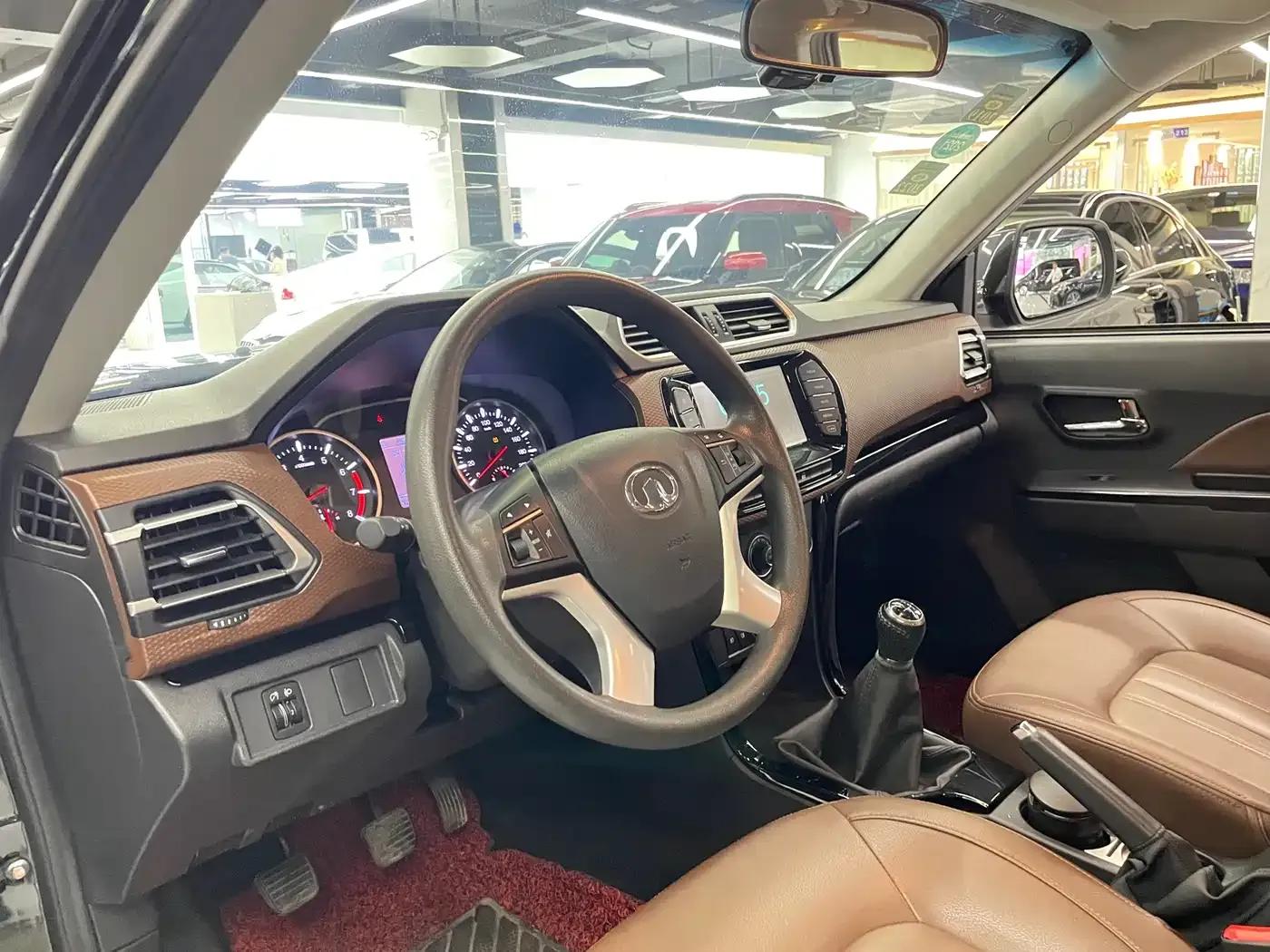 Wingle 6 2017 2.4L Gasoline 2WD Navigator Model 4G69 — миниатюра 10