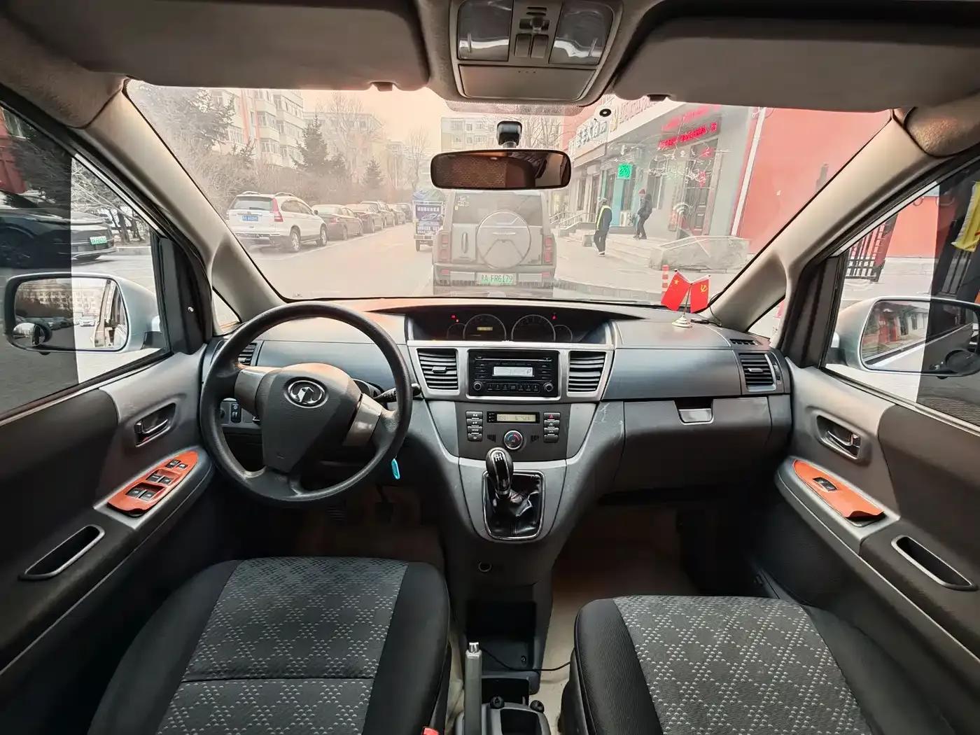 Great Wall V80 2011 2.0L Manual Practical Model — миниатюра 9